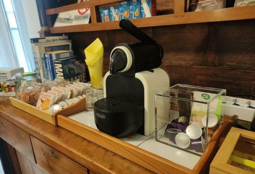 Номер Deluxe, Fuoriorbita