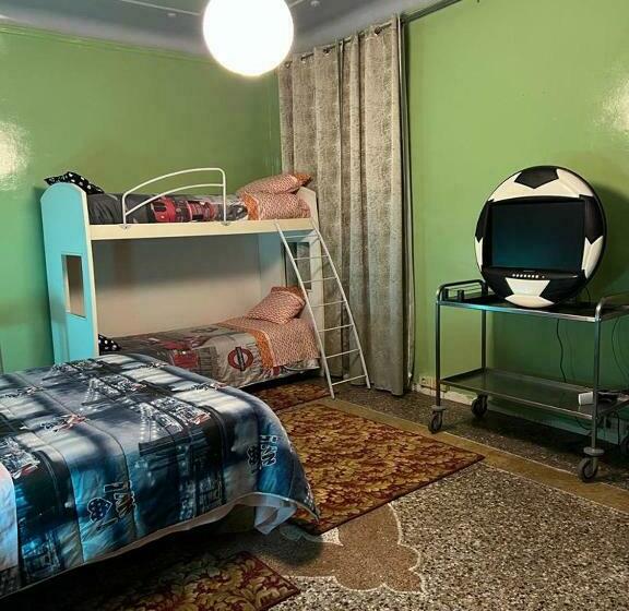 Ortak Banyolu Aile Odası, Green House