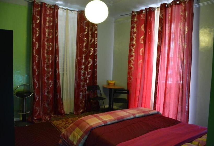 Ortak Banyolu Standart Oda, Green House