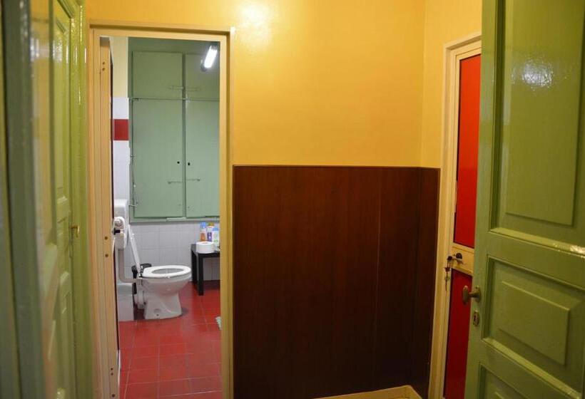 Ortak Banyolu Aile Odası, Green House