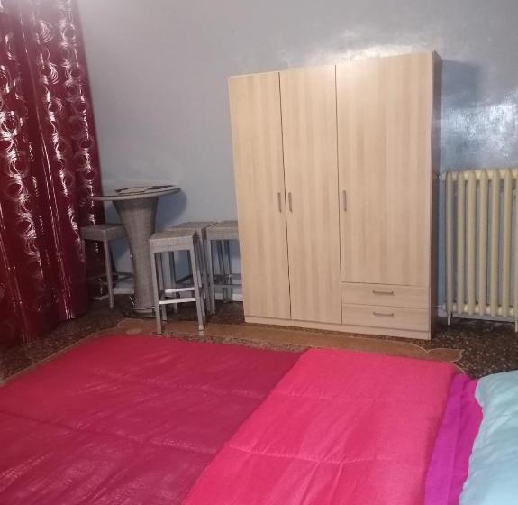 Ortak Banyolu Aile Odası, Green House