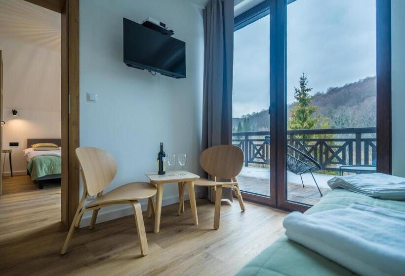 חדר משפחתי, Rezerwat Ustrzyki Górne