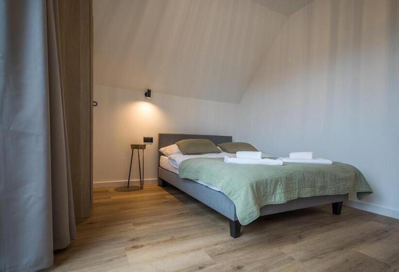 דירת שני חדרים, Rezerwat Ustrzyki Górne