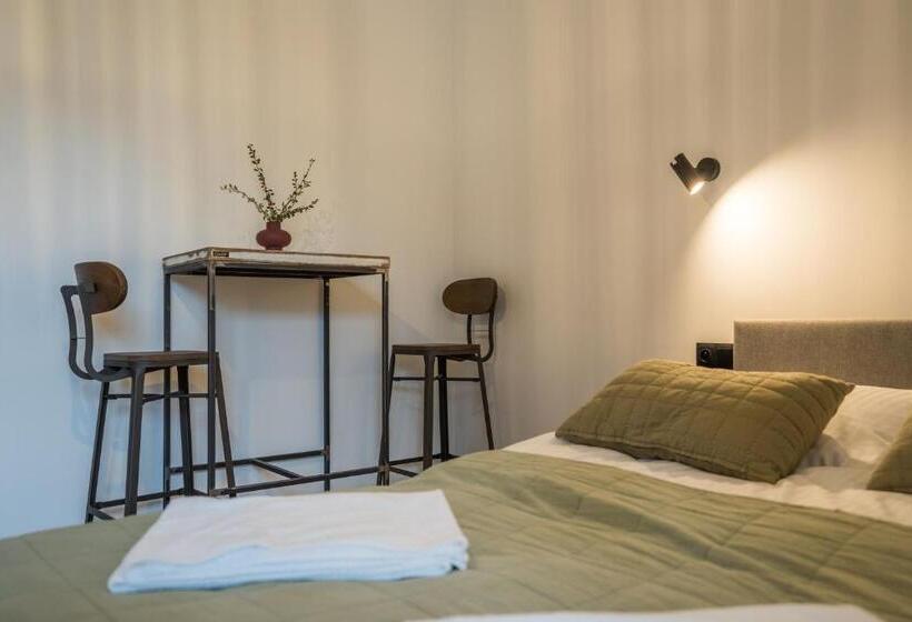 דירת שני חדרים, Rezerwat Ustrzyki Górne