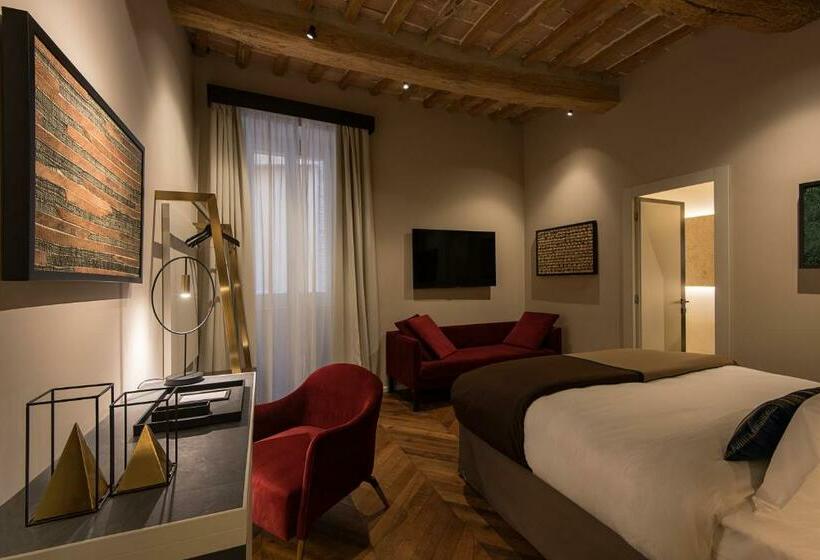 Chambre Supérieure, Times Suites