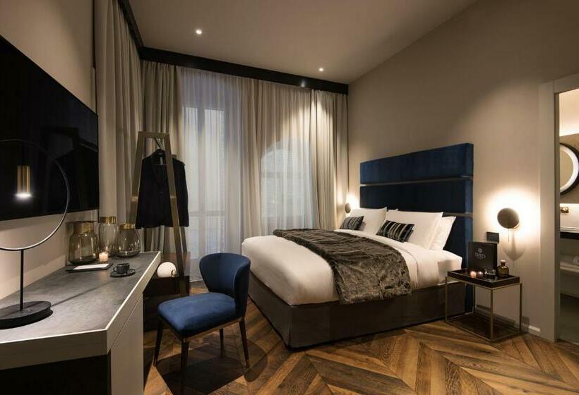 Chambre Supérieure, Times Suites