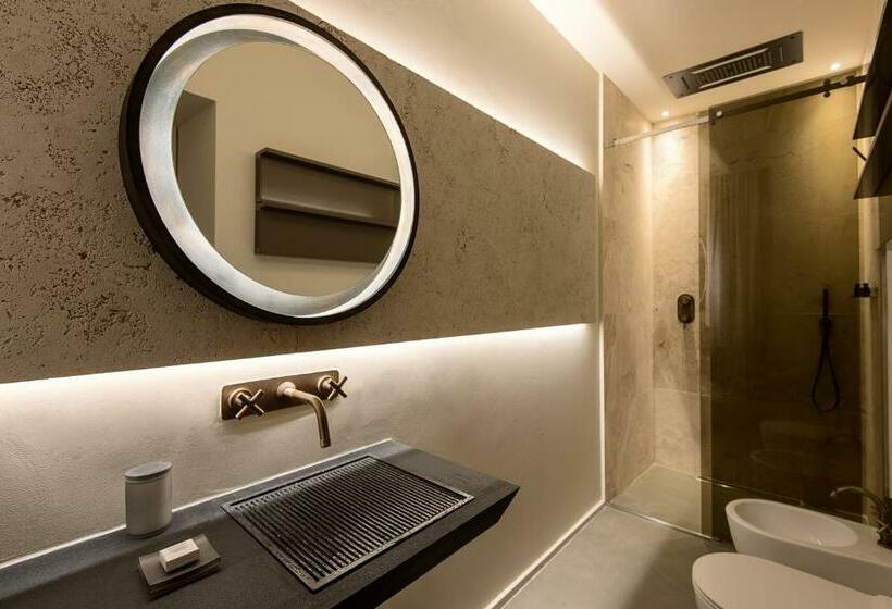 Chambre Supérieure, Times Suites