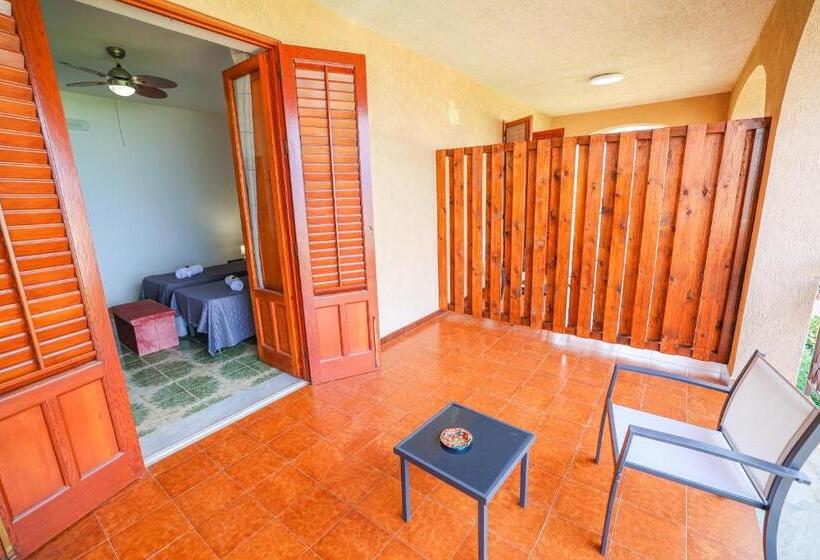 Standard room with outdoor bath, B&b Giardino Dei Cedri