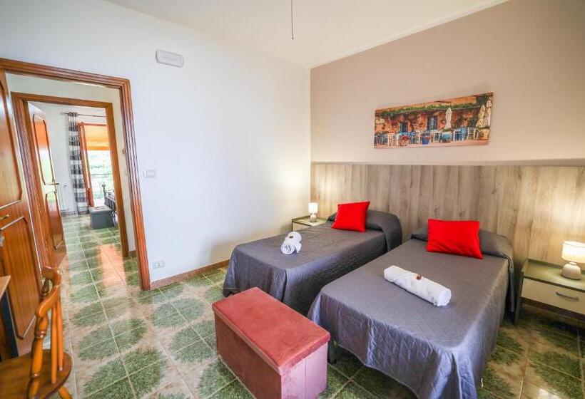 Standard room with outdoor bath, B&b Giardino Dei Cedri