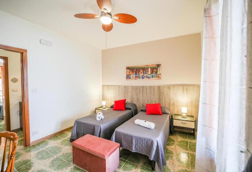 Standard room with outdoor bath, B&b Giardino Dei Cedri
