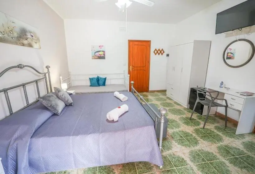 اتاق استاندارد سه تخته با چشم‌انداز باغ, B&b Giardino Dei Cedri