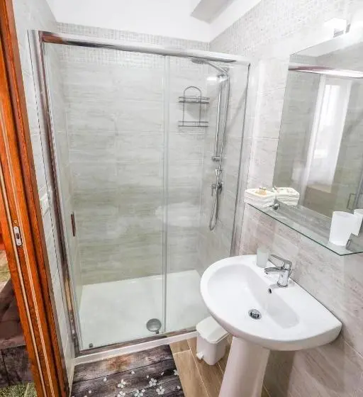 اتاق استاندارد با چشم‌انداز دریا, B&b Giardino Dei Cedri