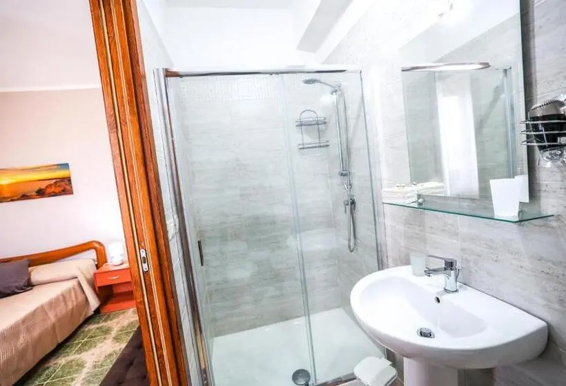 اتاق استاندارد با چشم‌انداز دریا, B&b Giardino Dei Cedri
