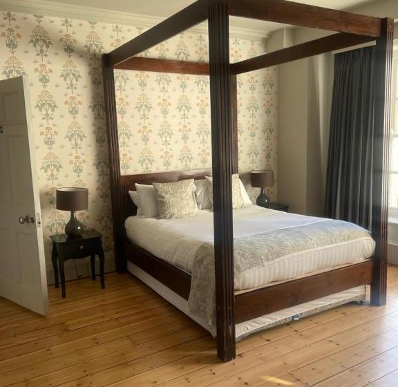 Люкс Повышенной Комфортности, Holbrook Manor & Spa