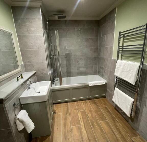 جناح, Holbrook Manor & Spa