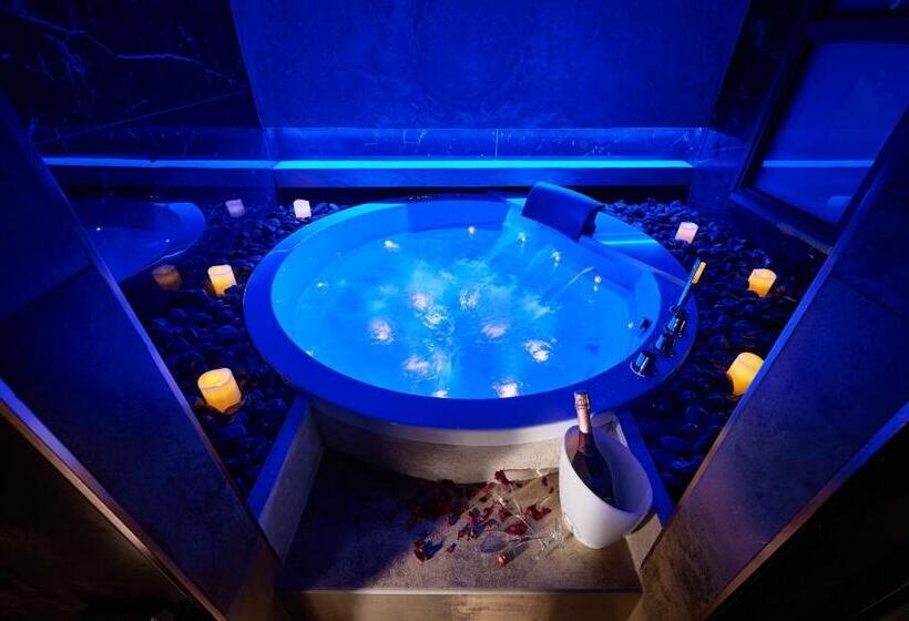 اتاق لوکس, Mamaco Foggia Centro