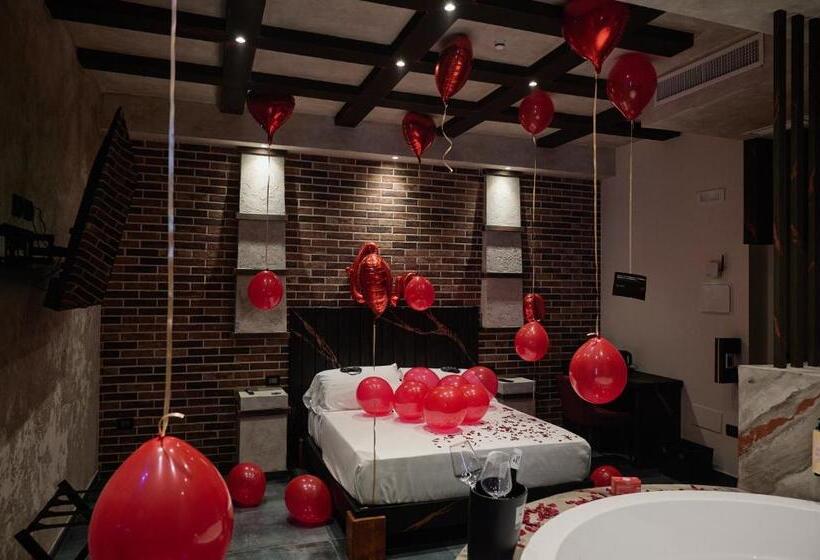 اتاق لوکس, Mamaco Foggia Centro