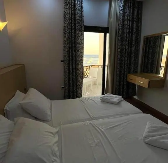 اتاق لوکس با بالکن و چشم‌انداز دریا, Sea View House