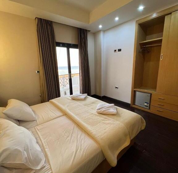 اتاق لوکس با بالکن و چشمانداز دریا, Sea View House