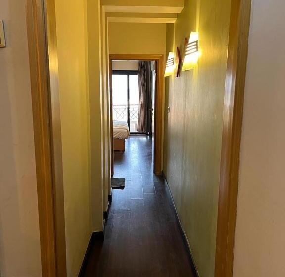 اتاق لوکس با بالکن و چشمانداز دریا, Sea View House