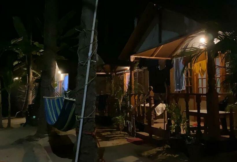 Llit en Habitació Compartida, Tropical Bay