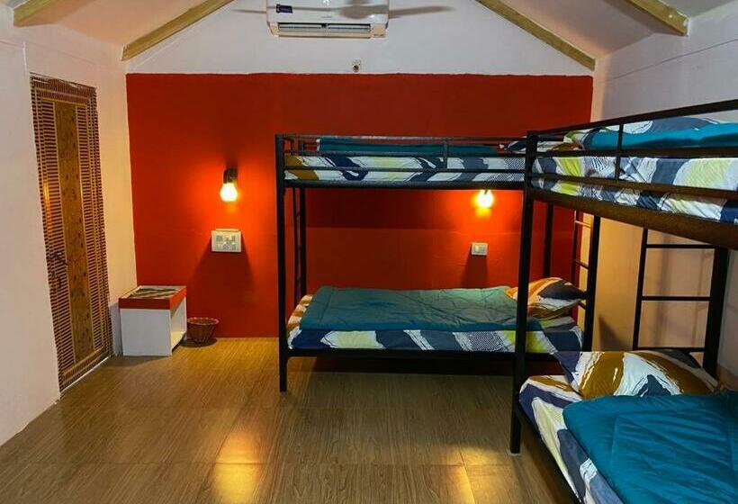 Llit en Habitació Compartida, Tropical Bay