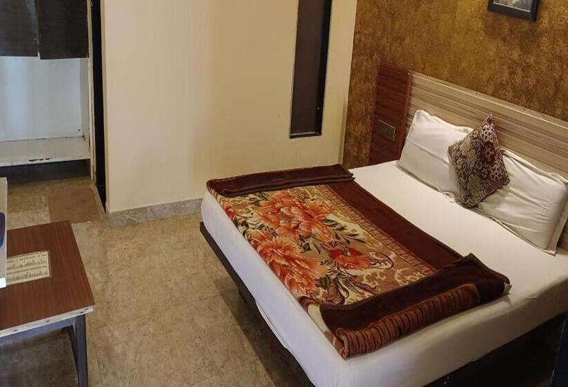 اتاق راحتی سه تخته, Dwarka