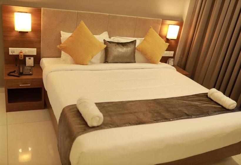 Номер Deluxe, Kottayam Grand