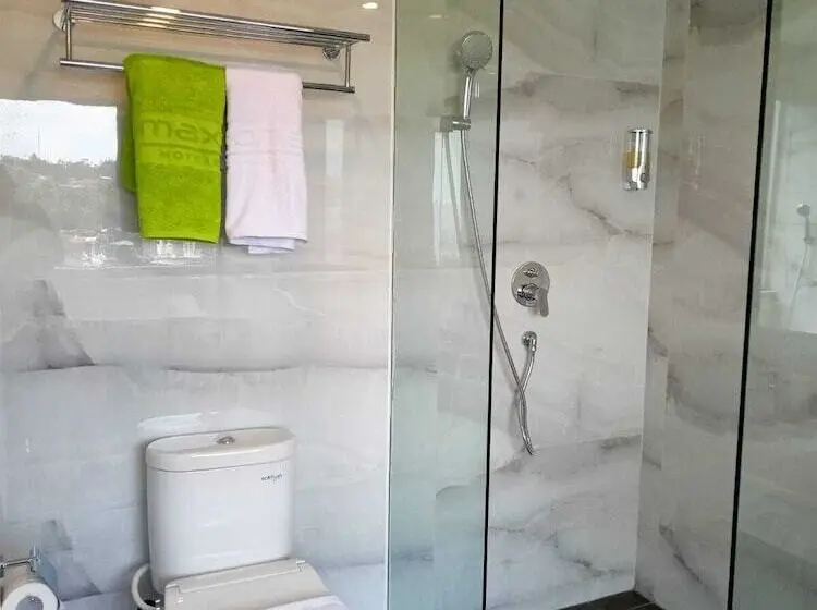 デラックスルーム, Maxonehotels At Jayapura