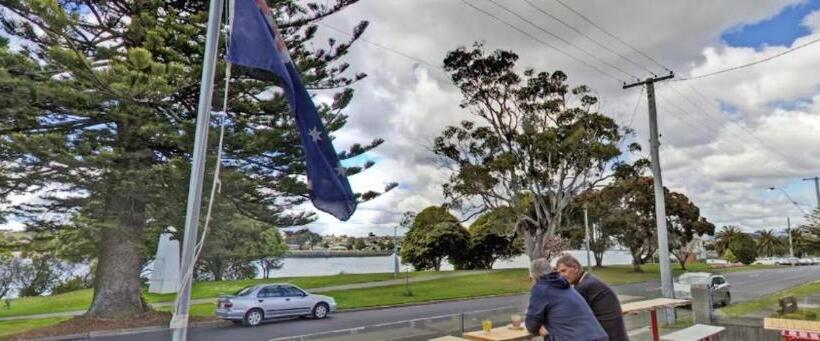 غرفة عائلية, The Dannebrog Lodge