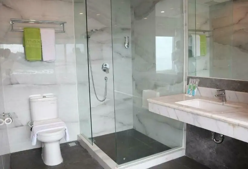 デラックスルーム, Maxonehotels At Jayapura