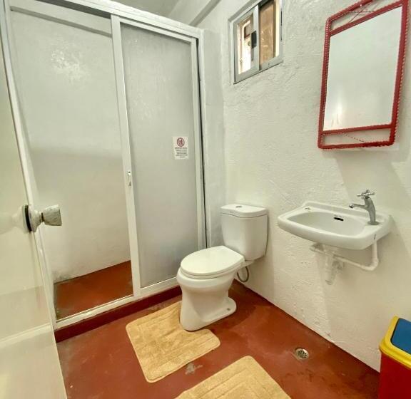 패밀리 방갈로, La Casa Blanca Binoclutan Beach Resort