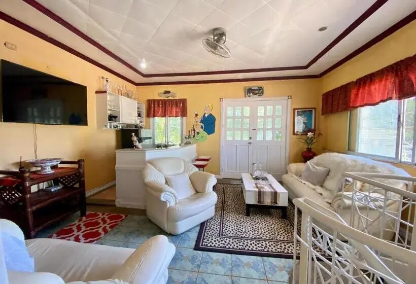 Perhesviitti, La Casa Blanca Binoclutan Beach Resort