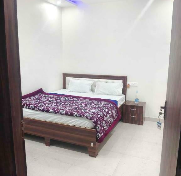 Трехместный Номер Классика, Oyo 70355  Shaurya