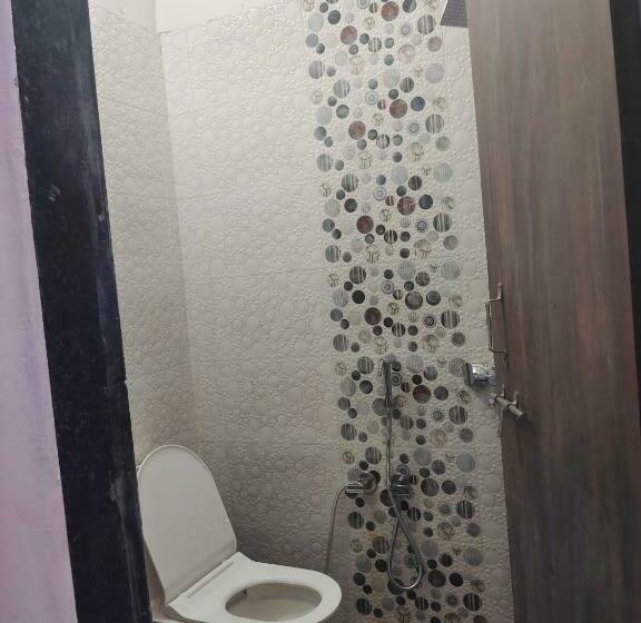 三人经典房间, Oyo 70355  Shaurya