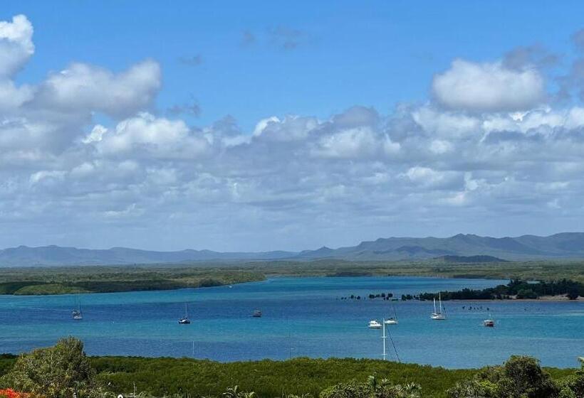 اتاق استاندارد با چشم‌انداز دریا, The Orchid Suite   Apartment In Cooktown