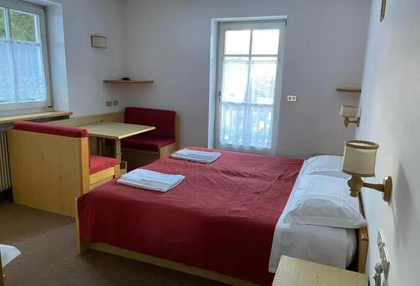 اتاق استاندارد سه نفره, Dolomites Hotel La Meridiana