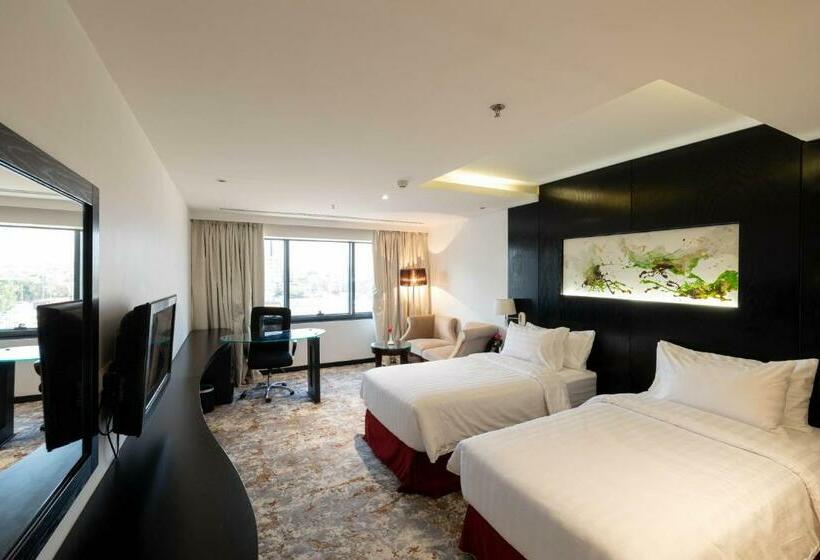 Quarto Estandar, Mira Business