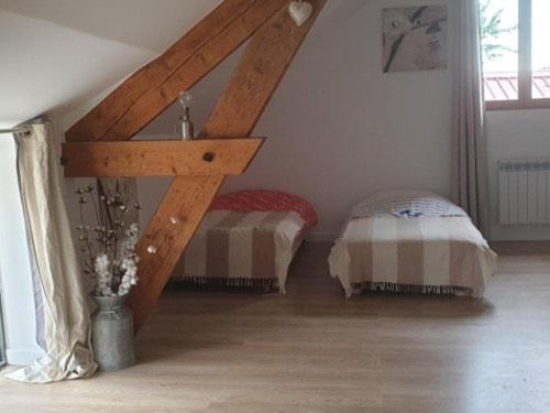 家庭间, La Picardière