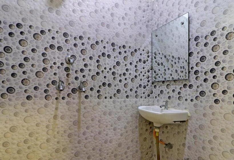 اتاق کلاسیک سه تخته, Collection O The Legend Hotel, Hisar