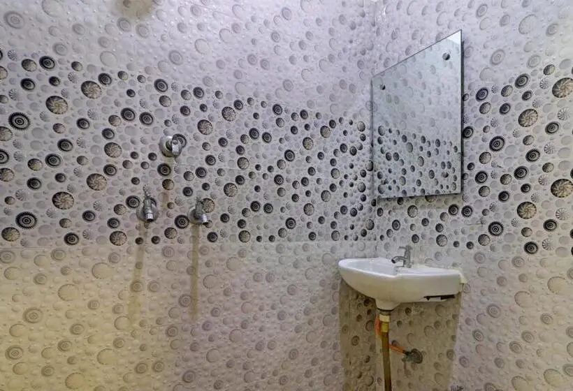 اتاق کلاسیک سه تخته, Collection O The Legend Hotel, Hisar