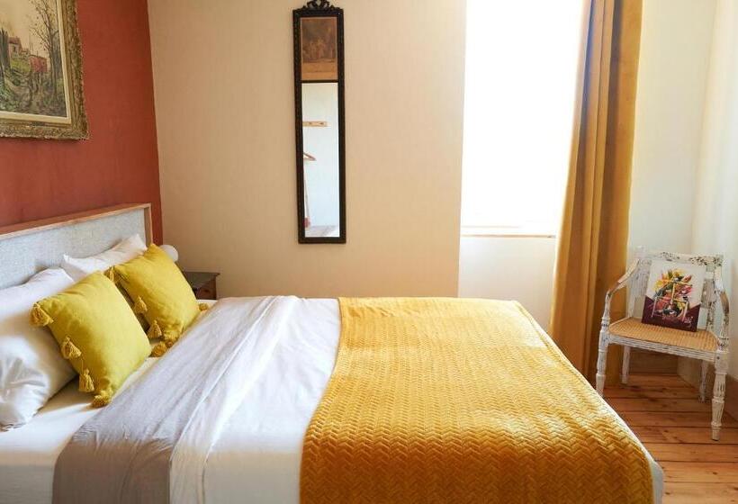 غرفة قياسية مطلّة علي الحديقة, La Porte Des Prés