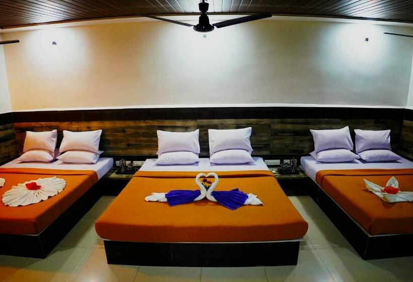 اتاق لوکس چهار تخته, Elitehotels And Resorts Pvt Ltd