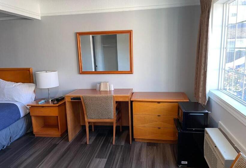 غرفة قياسية فردية, Holiday Motel