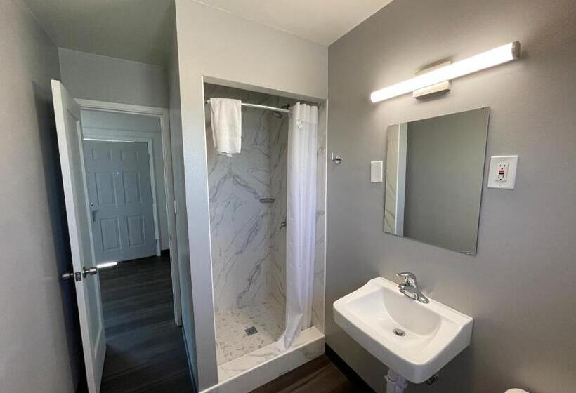 غرفة قياسية فردية, Holiday Motel