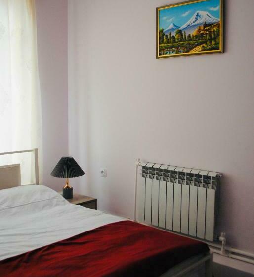 غرفة قياسية, Erebuni Plaza