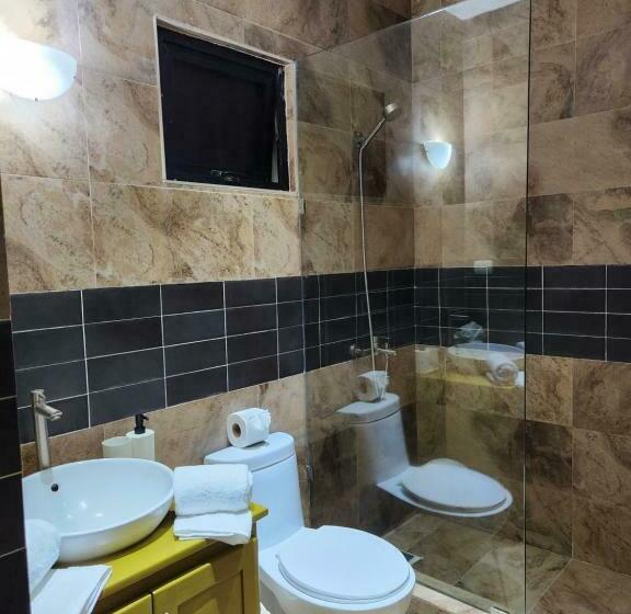اتاق لوکس, La Casona Mc
