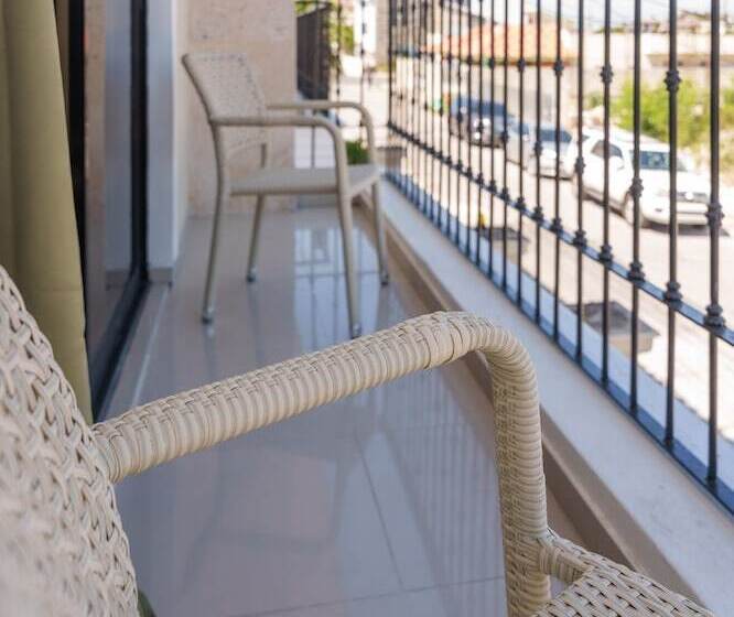 اتاق لوکس, La Casona Mc