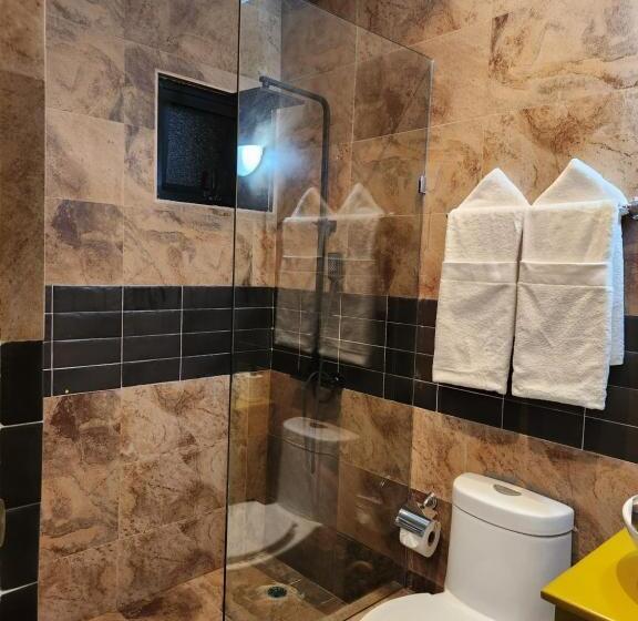 اتاق لوکس, La Casona Mc