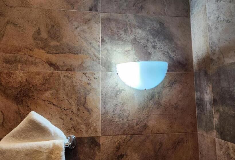 اتاق لوکس, La Casona Mc